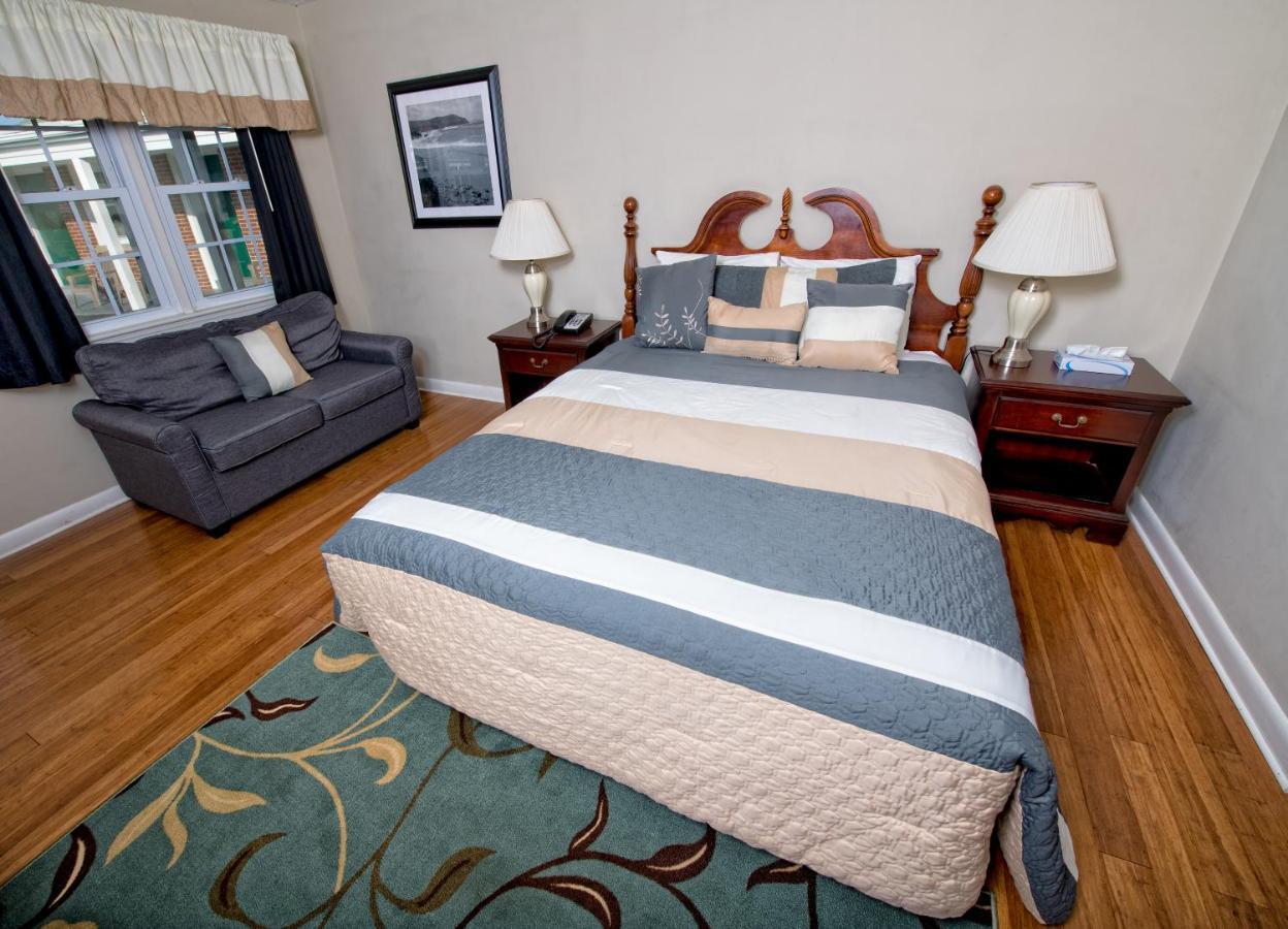 Colonial Inn Seekonk Bagian luar foto